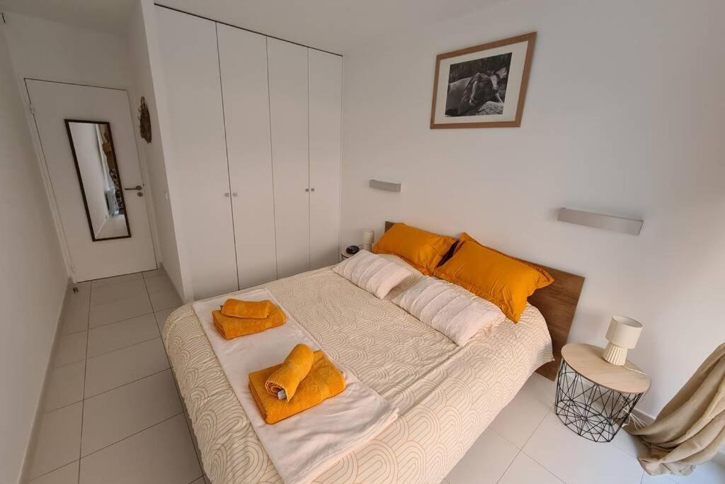Le Lodge, T2 Classe 3 Etoiles Avec Jardin, Parking, Piscine & Mer A 2 Pas Menton Exterior photo