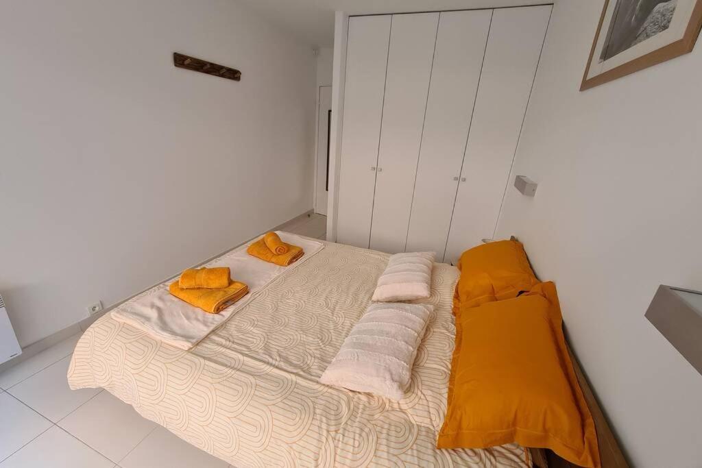 Le Lodge, T2 Classe 3 Etoiles Avec Jardin, Parking, Piscine & Mer A 2 Pas Menton Exterior photo